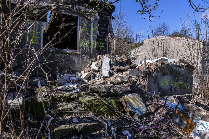 Gdynia: Flesz z przeszłości. 20.04.2017. Dewastowane domy na słynnym "Pekinie". Kto za to odpowiada?