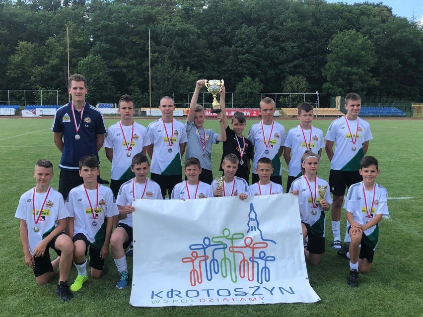 Młodzi piłkarze zajęli 2. miejsce na turnieju Jarocin Cup