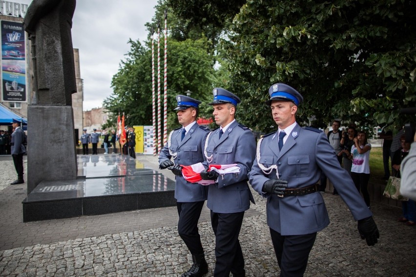 Obchody Święta Policji przed Łódzkim Domem Kultury