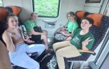 Niezwykła wycieczka uczniów ze szkoły numer 12 w Starachowicach. Pierwsza podróż pociągiem. Zobacz zdjęcia