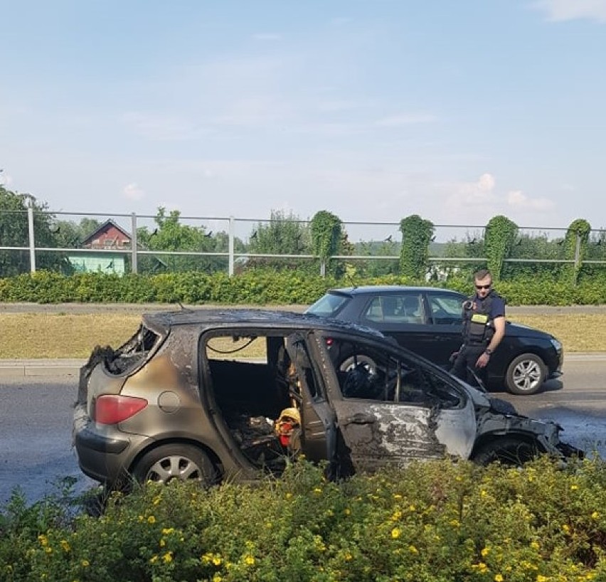 Pożar samochodu na ulicy Toruńskiej we Włocławku [zdjęcia]
