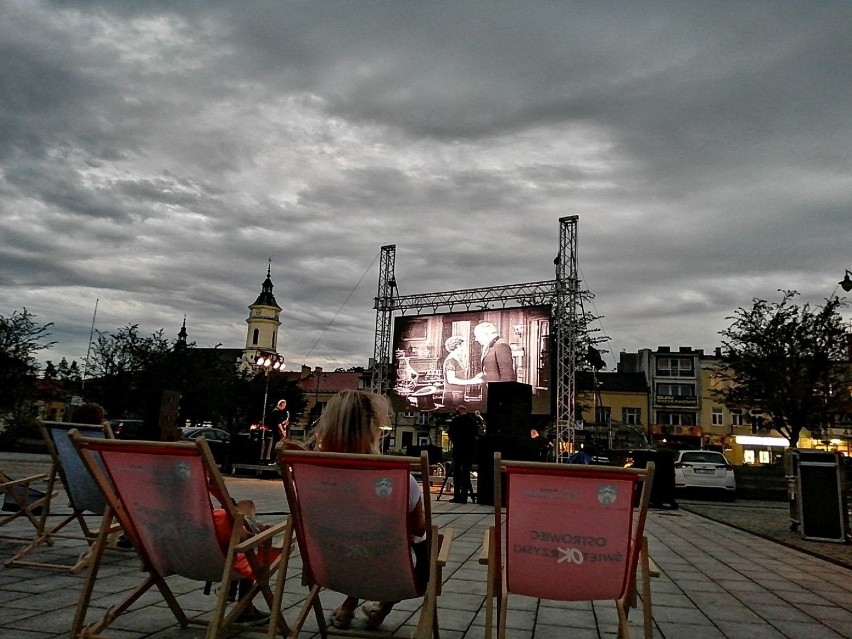 Nieme kino z muzyką na żywo to kolejna propozycja, jaką dla...