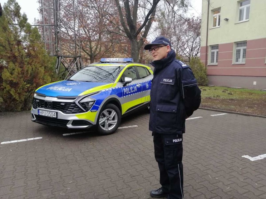 Międzychodzcy policjanci otrzymali nowy radiowóz w nowych barwach [ZDJĘCIA]