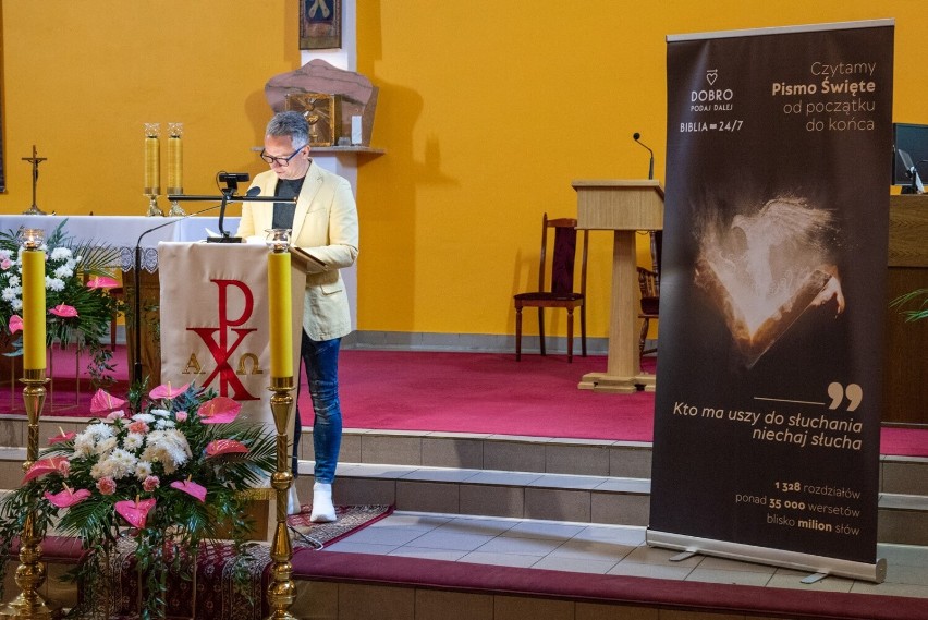 – Czytam Pismo Święte codziennie. Kiedy noszę w sobie jakieś...