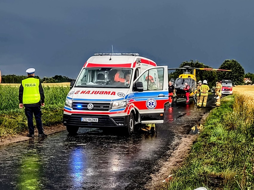 W wyniku zderzenia motoroweru z osobówką w gminie Osie...