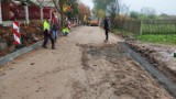 Nowa droga w Liniewku Kościerskim ułatwi pracę rolnikom [ZDJĘCIA]