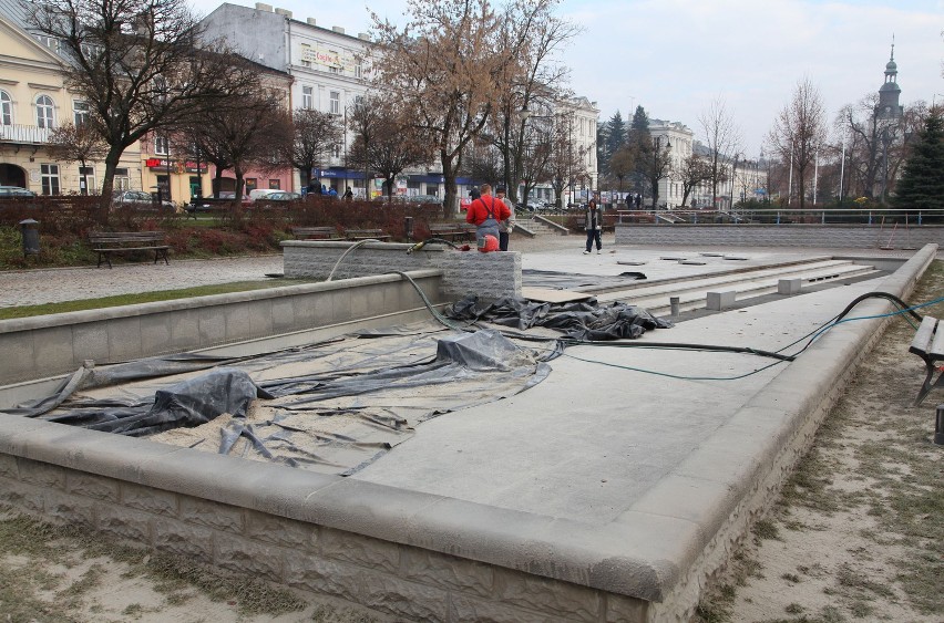 Fontanna w Piotrkowie wyłączona do wiosny, trwają prace konserwacyjne