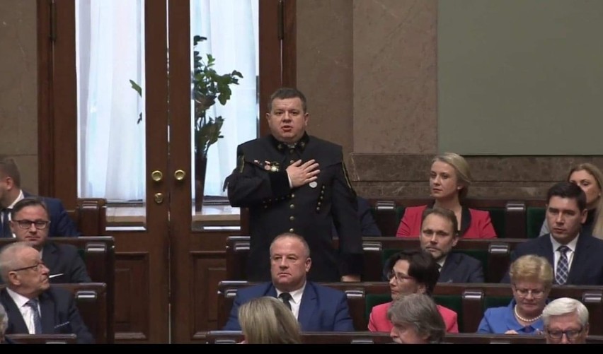 Inny poseł PiS Krzysztof Kozik zjawił się na inauguracyjnym...