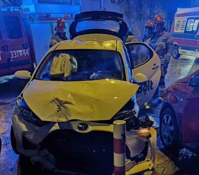 Dwie osoby zostały ranne w wypadku na skrzyżowaniu ulic Miłej i Jasińskiego w Radomiu.
