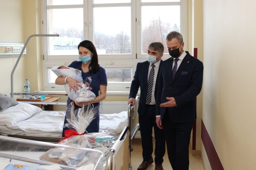 Starosta odwiedził pierwszego noworodka w 2022 roku [ZDJĘCIA]