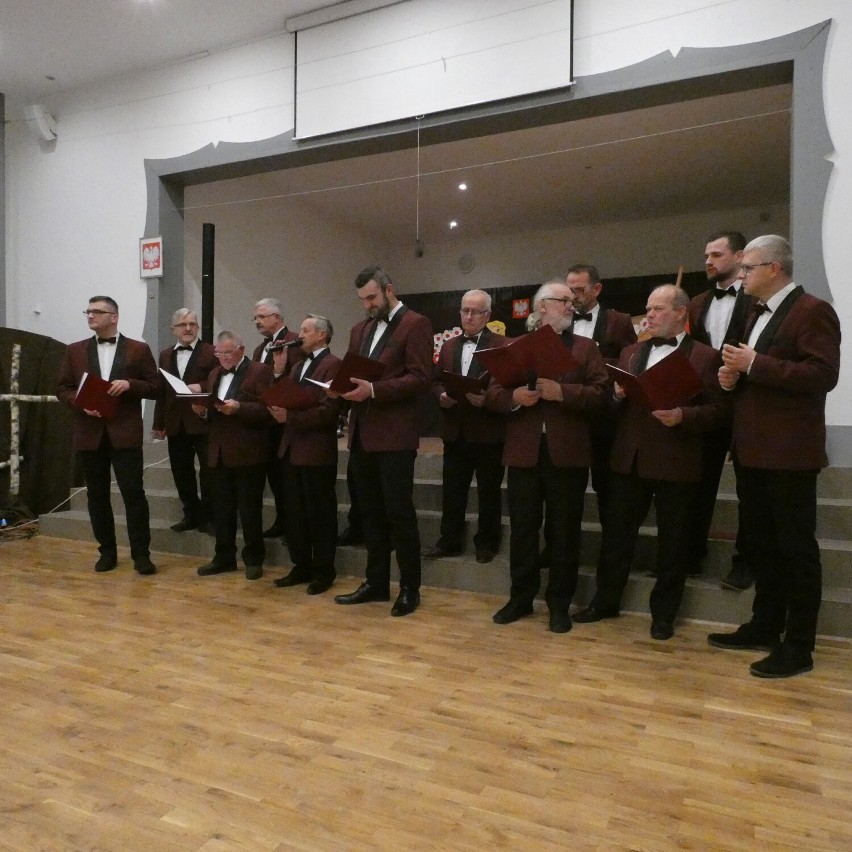 Wieczór z pieśnią w Tuchorzy zorganizowany przez miejscową społeczność