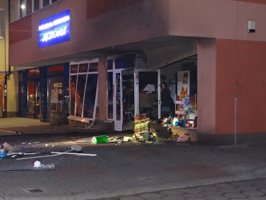 Pożar i eksplozja w sklepie przy ul. Konopnickiej w Łęczycy