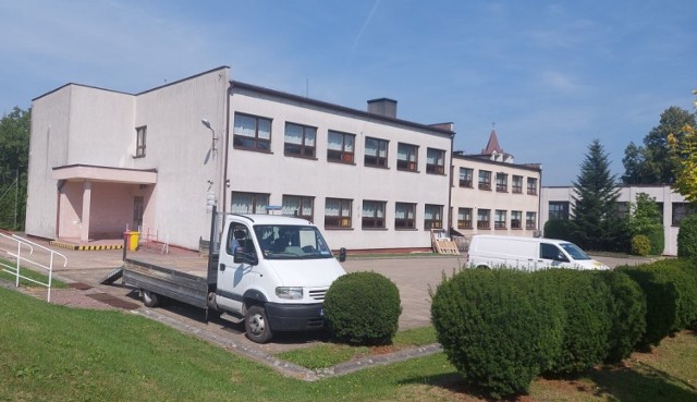 W Urzędzie Gminy w Oświęcimiu została podpisana umowa dotycząca rozbudowy Szkoły Podstawowej w Grojcu