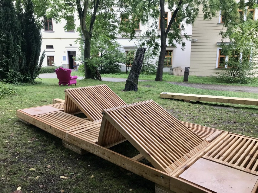 Nowe drewniane konstrukcje na wzgórzu zamkowym w Cieszynie! Zobacz efekty warsztatów Mood for Wood 2022