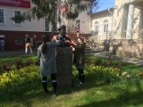Harcerze z Lęborka oczyścili pomnik gen. Sosabowskiego [ZDJĘCIA]