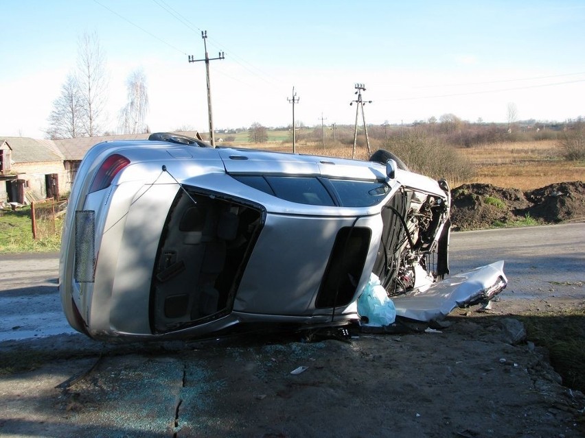 Wypadek w Zaporzu: pijany 19-latek uderzył w betonowy przepust (ZDJĘCIA)