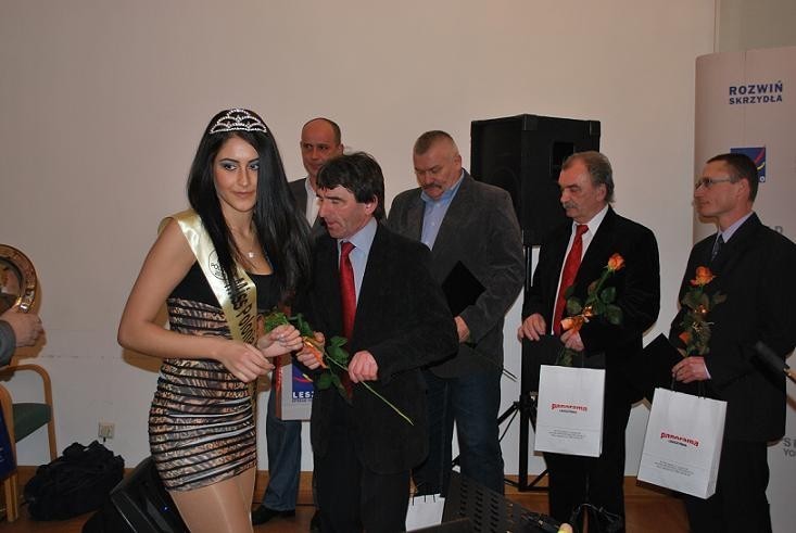 Nagrody uczestnikom plebiscytu wręczała Miss Polonia Regionu...