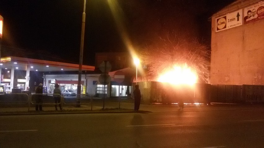 Bytom : Pożar przy stacji benzynowej Shell. Więcej informacji