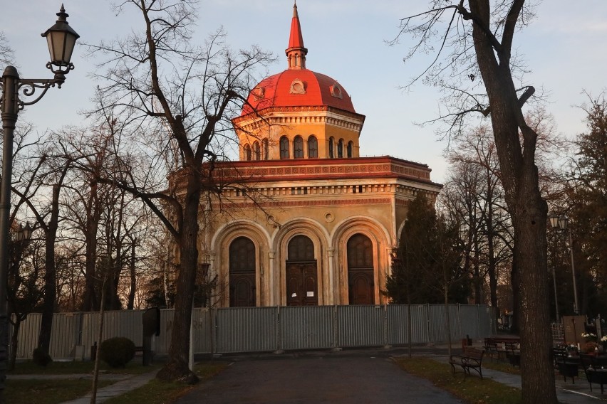 Ruszyła renowacja kaplicy pogrzebowej na legnickim cmentarzu