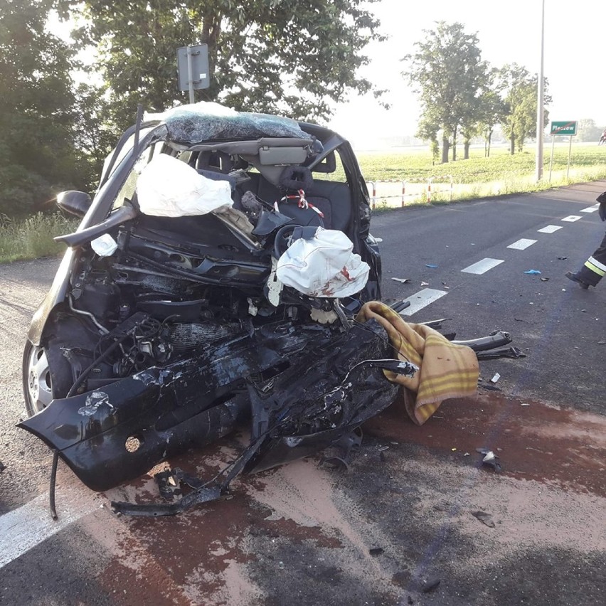 Tragiczny wypadek w Pleszewie na drodze krajowej nr 11. Jedna osoba zginęła na miejscu                      