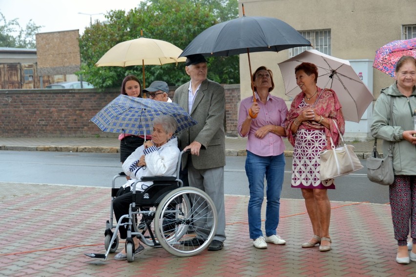 Sztandary Związku Harcerstwa Polskiego i Świebodzińskiego...