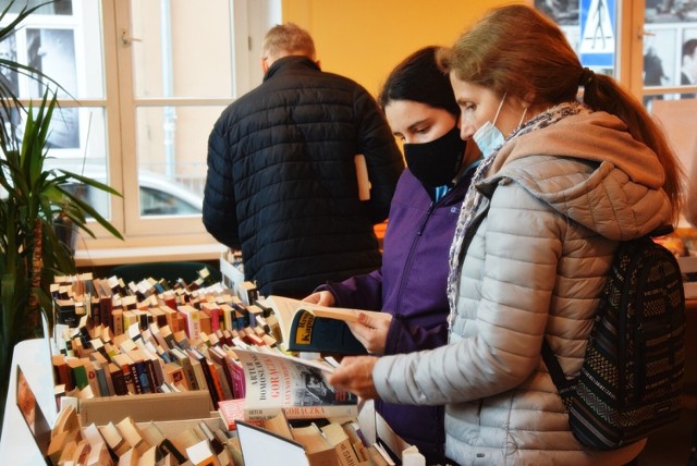 Oleśnica. Dzień Przebaczenia i Giełda Książki w oleśnickich bibliotekach