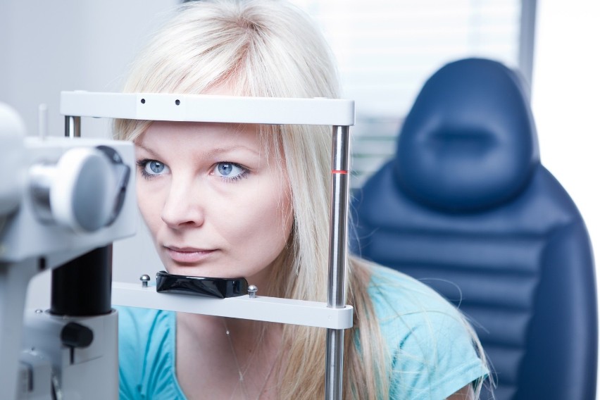 Regularne badania wzroku umożliwiają wczesne wykrycie i...