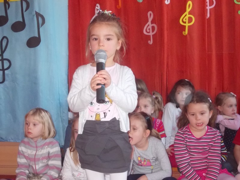 Przedszkolaki z Jarosławia śpiewały o jesieni