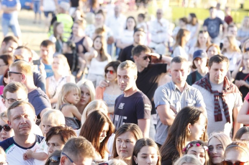  Dwie gwiazdy  wieczoru Sound’n’Grace i Patrycja Markowska . Emocje nie opadły ani na moment , do ostatniego bisu podczas Dni Konina .