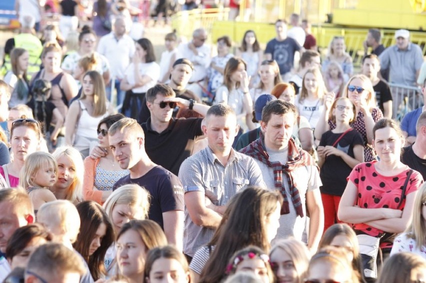  Dwie gwiazdy  wieczoru Sound’n’Grace i Patrycja Markowska . Emocje nie opadły ani na moment , do ostatniego bisu podczas Dni Konina .