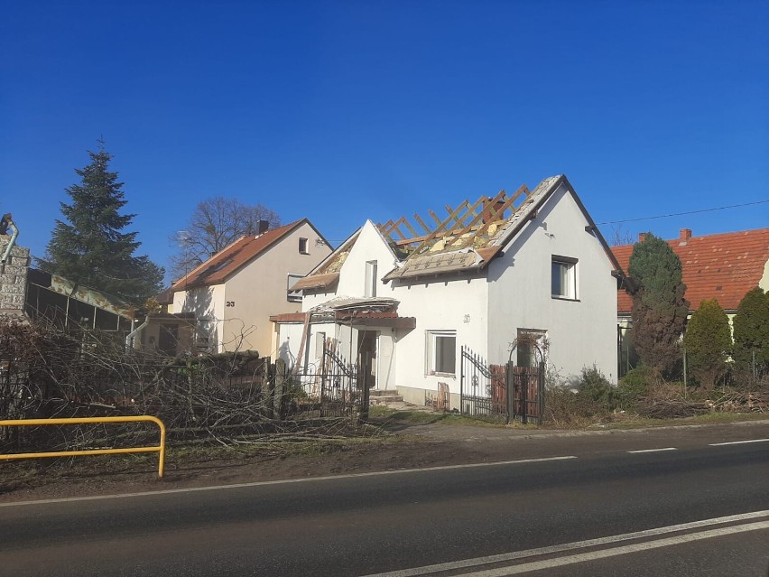 Postępy prac widać gołym okiem. Ciężki sprzęt pracuje wzdłuż...