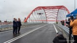 Nowoczesny wiadukt nad torami w Mielcu oficjalnie otwarty. Ma znacznie usprawnić komunikację [WIDEO]