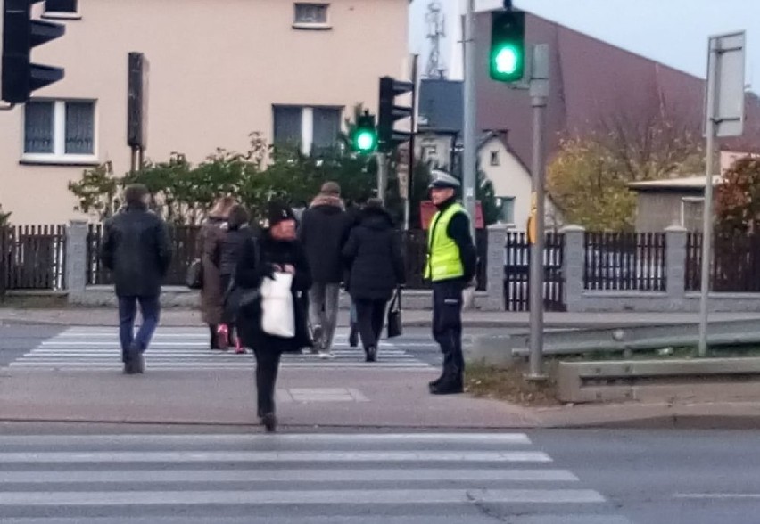 Mniej zdarzeń drogowych i wypadków. Bilans tegorocznej akcji ,,Znicz" w powiecie wejherowskim [ZDJĘCIA]