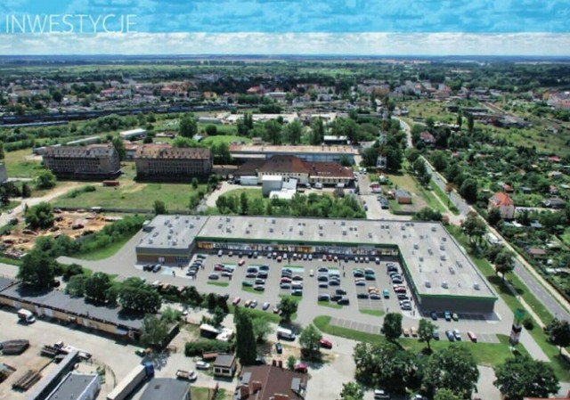 Nowe centrum handlowe w Kostrzynie powstaje przy skrzyżowaniu ul. Sportowej i Prostej. Koniec inwestycji zaplanowano na 2024 r.
