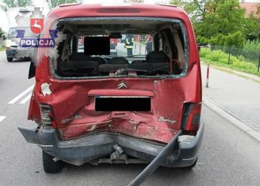 Wypadek w Kąkolewnicy: dwie osoby trafiły do szpitala