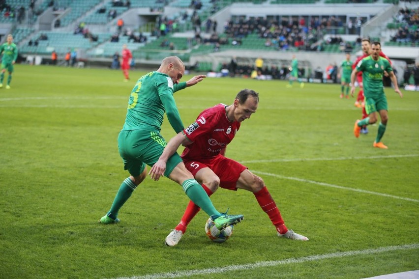 Przychodzą: Giorgi Gabedawa (napastnik - Czichura...