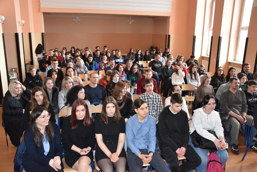 Od piątku 25 licealistów z Ukrainy uczęszcza do jedynego w powiecie mikołowskim oddziału przygotowawczego. Niebawem będzie kolejny oddział