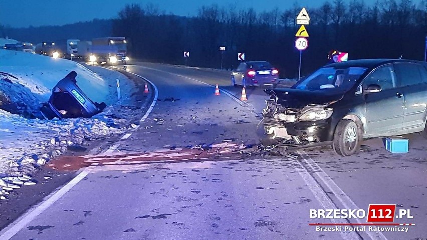 Wypadek w Okocimiu jedna osoba została ranna, droga...