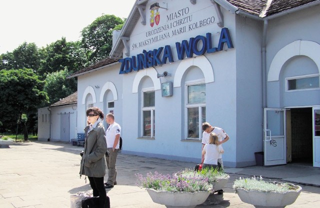 Zduńskowolski dworzec na razie zostanie w PKP