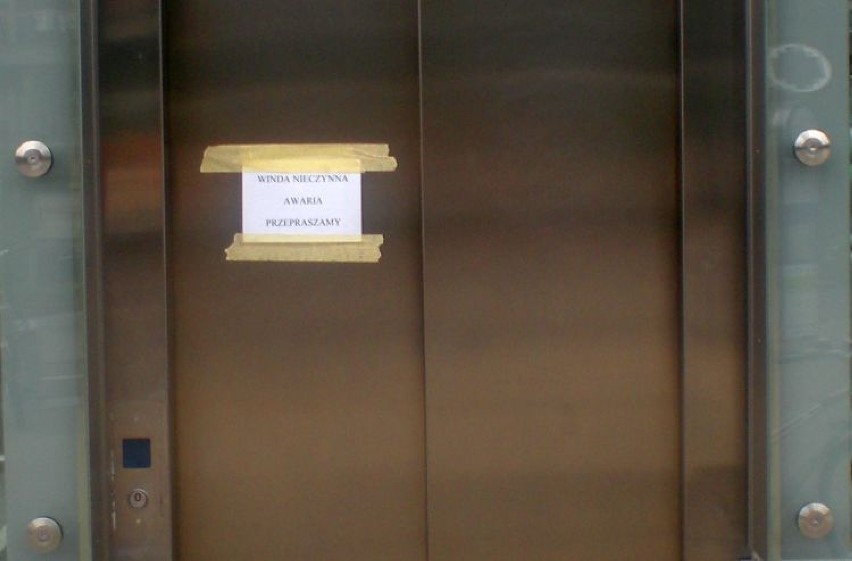 Na windzie od dwóch dni widnieje taka kartka