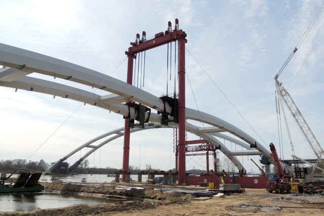 Nowy most drogowy w Toruniu ma już trzy lata [ZDJĘCIA]