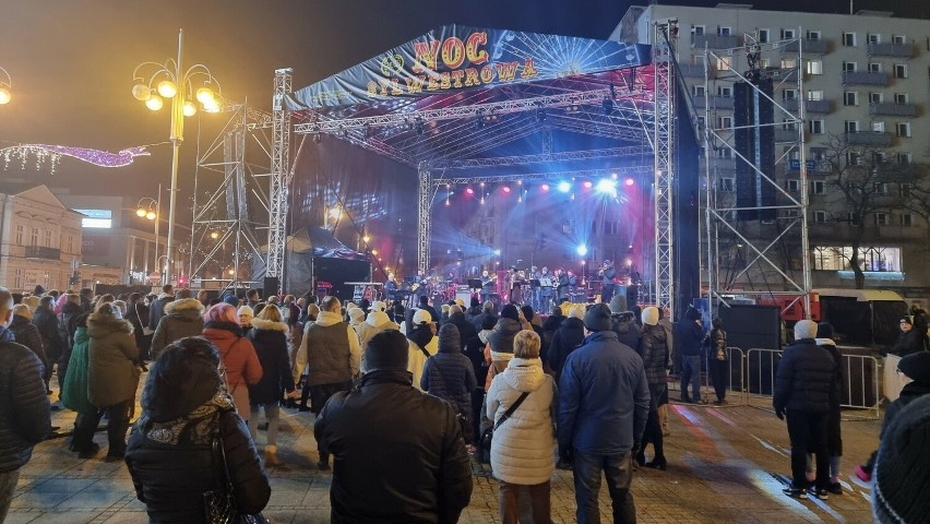 Częstochowianie witali Nowy Rok na Placu Biegańskiego