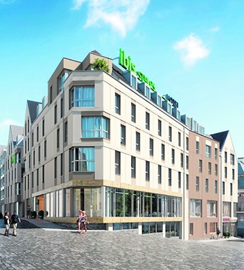 Hotel IBIS Styles przy ul. Panieńskiej, na prawo Nowy Rynek....