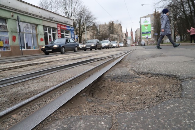 Tak obecnie wygląda ul. Wojska Polskiego. Remont ma zacząć się w przyszłym roku.