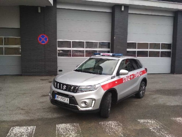 Komenda Miejska Państwowej Straży Pożarnej w Radomiu otrzymała samochód marki Suzuki Vitara.