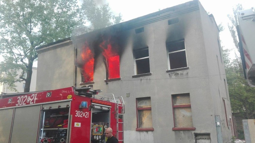 Pożar pustostanu na ulicy Żytniej w Łodzi