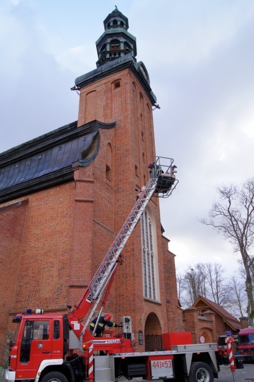 Wiatr naruszył blachę w kolegiacie