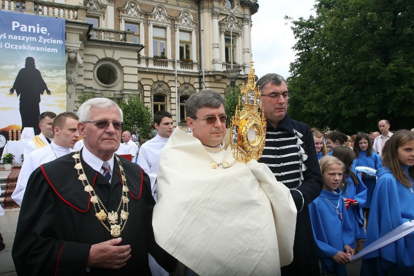 Nowy Sącz. Procesja Bożego Ciała [ZDJĘCIA, WIDEO]