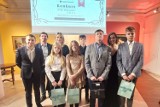 Młodzież z Kwilenia zajęła drugie miejsce w wojewódzkim konkursie historycznym „Żywe Powstanie 2022”