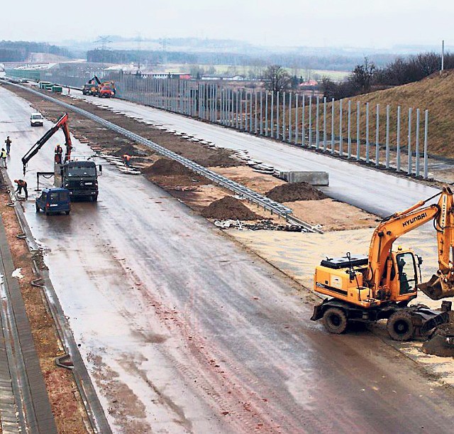 W Bobrownikach trwają prace przy budowie autostrady A1